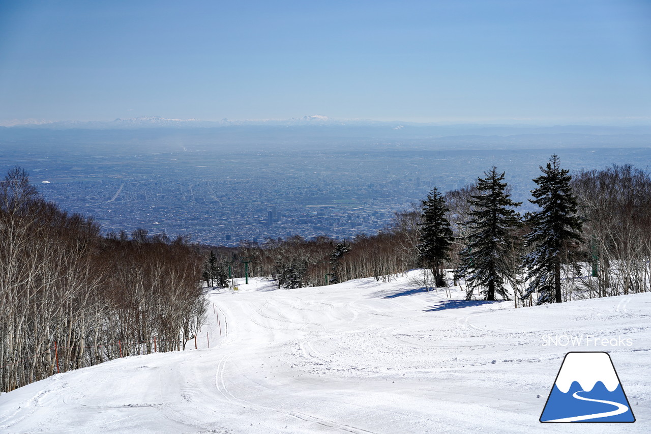 サッポロテイネ　真っ白な雪、澄んだ青空。ゴールデンウィーク２日目は、旭岳～羊蹄山まで見渡せる絶好の春スキー＆スノーボード日和に☆